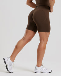 Define 2.0 Seamless Scrunch 6" Shorts | Cocoa