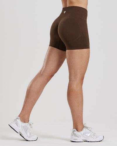 Define 2.0 Seamless Scrunch 4" Shorts | Cocoa