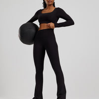 Essential Long Sleeve Built-In Bra Top | Black