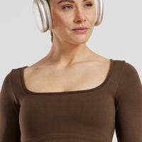 Define 2.0 Seamless Long Sleeve Built-In Bra Top | Cocoa