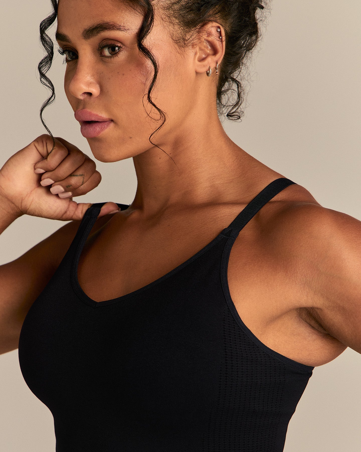 Power Seamless Built-In Bra Tank | Black
