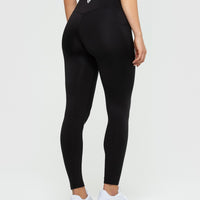 Essential Leggings with Pockets | Black