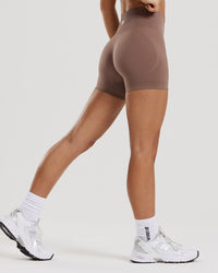 Define 2.0 Seamless Scrunch 4" Shorts | Mocha