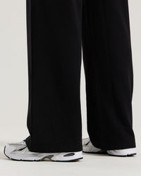 Comfort Light Straight Leg Joggers | Black