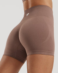 Define 2.0 Seamless Scrunch 4" Shorts | Mocha