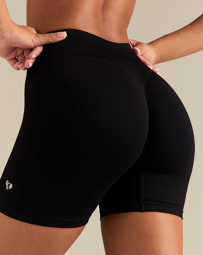 Emphasize 5" Shorts | Black
