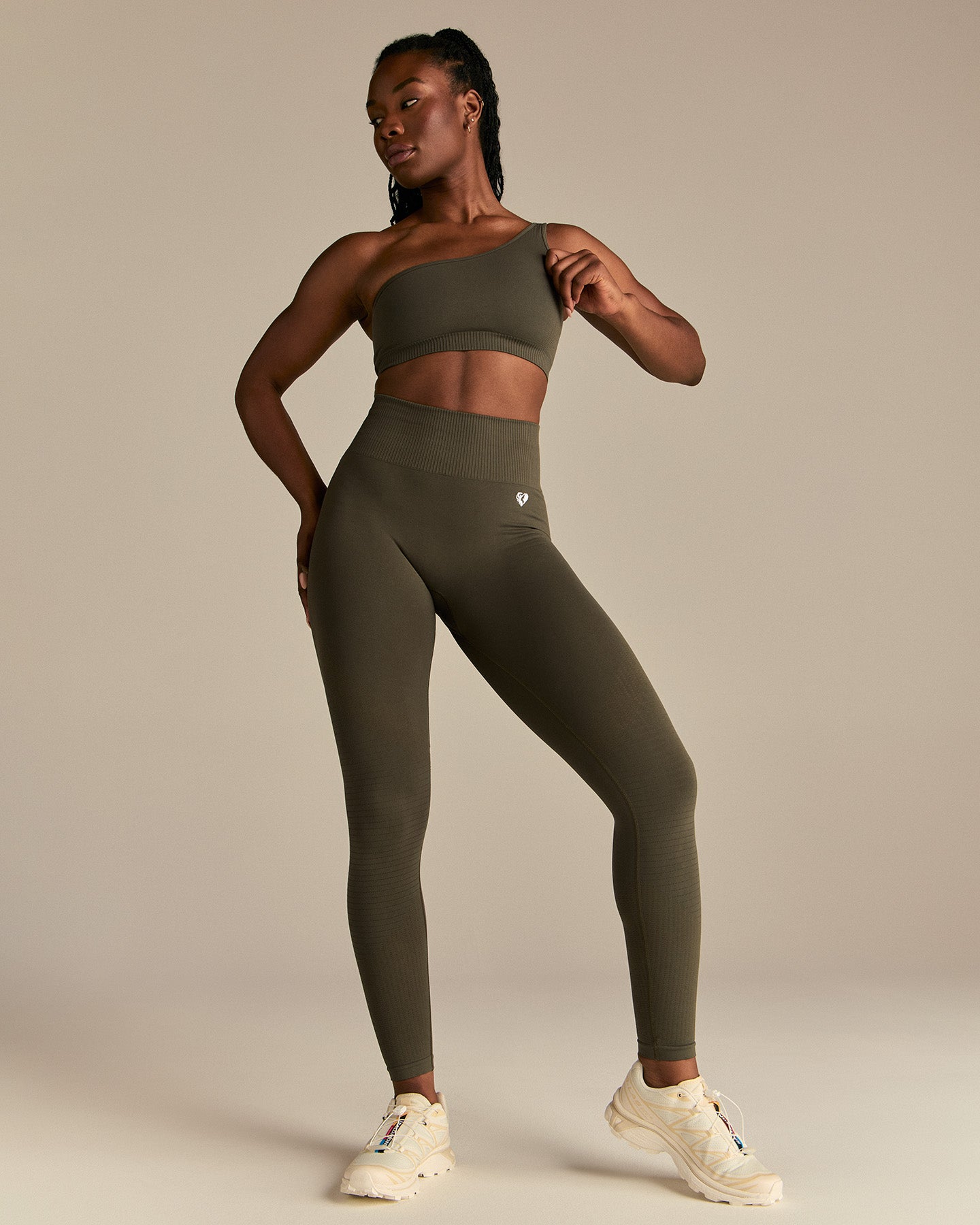 Power Seamless One Shoulder Bra | Dark Olive