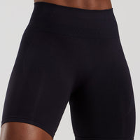 Define 2.0 Seamless Scrunch 6" Shorts | Black
