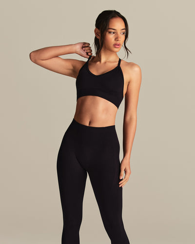 Define 2.0 Seamless Halter Neck Bra | Black