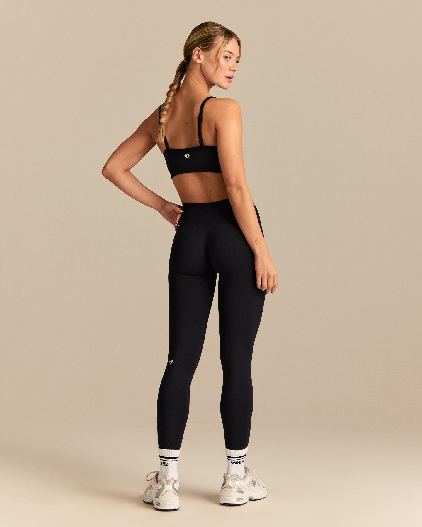 Define 2.0 Scrunch Bra | Black (3/6)