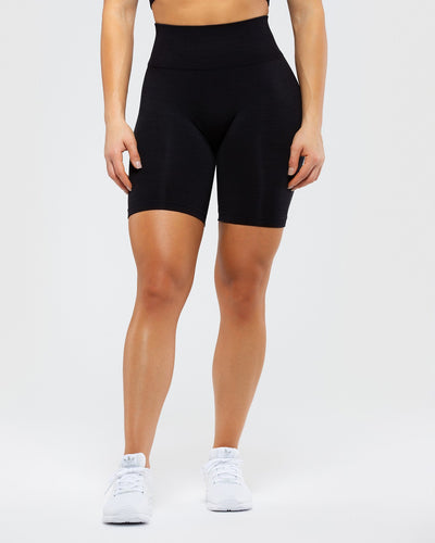 Seamless black top cycling shorts