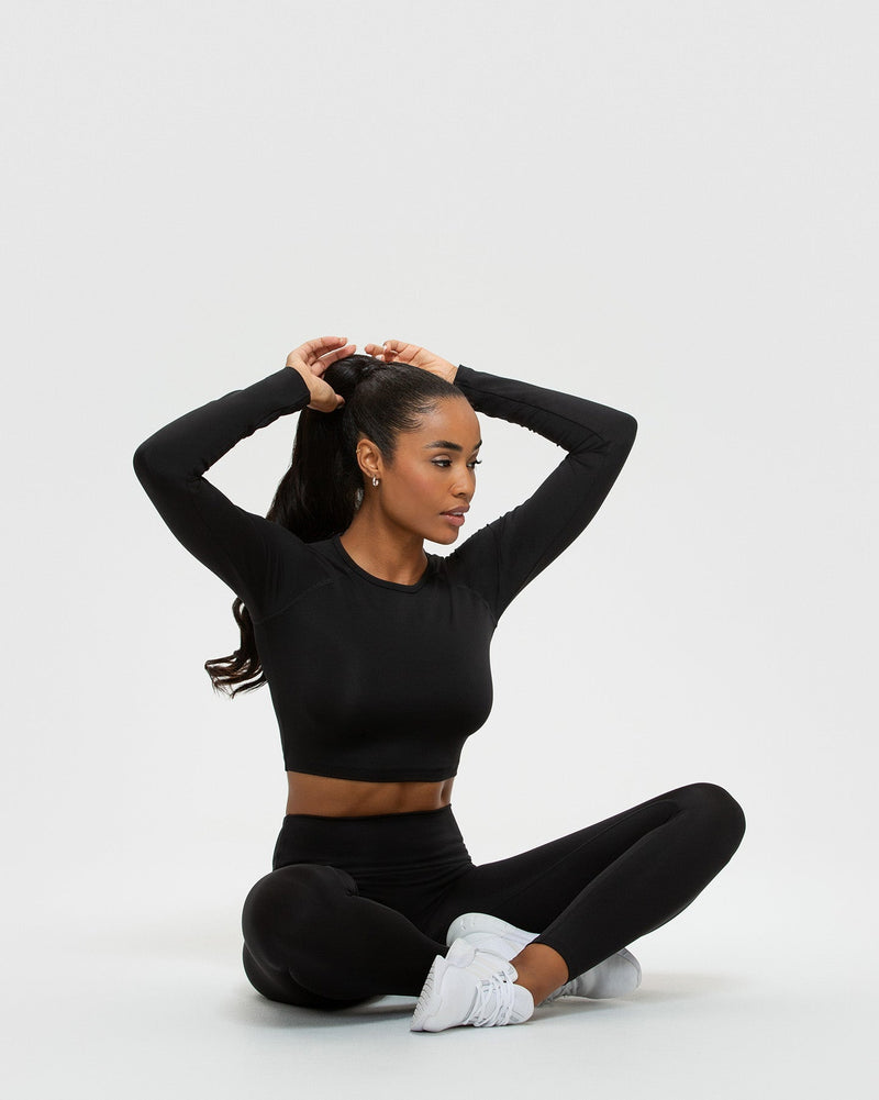 Essential Long Sleeve Crop Top - Black